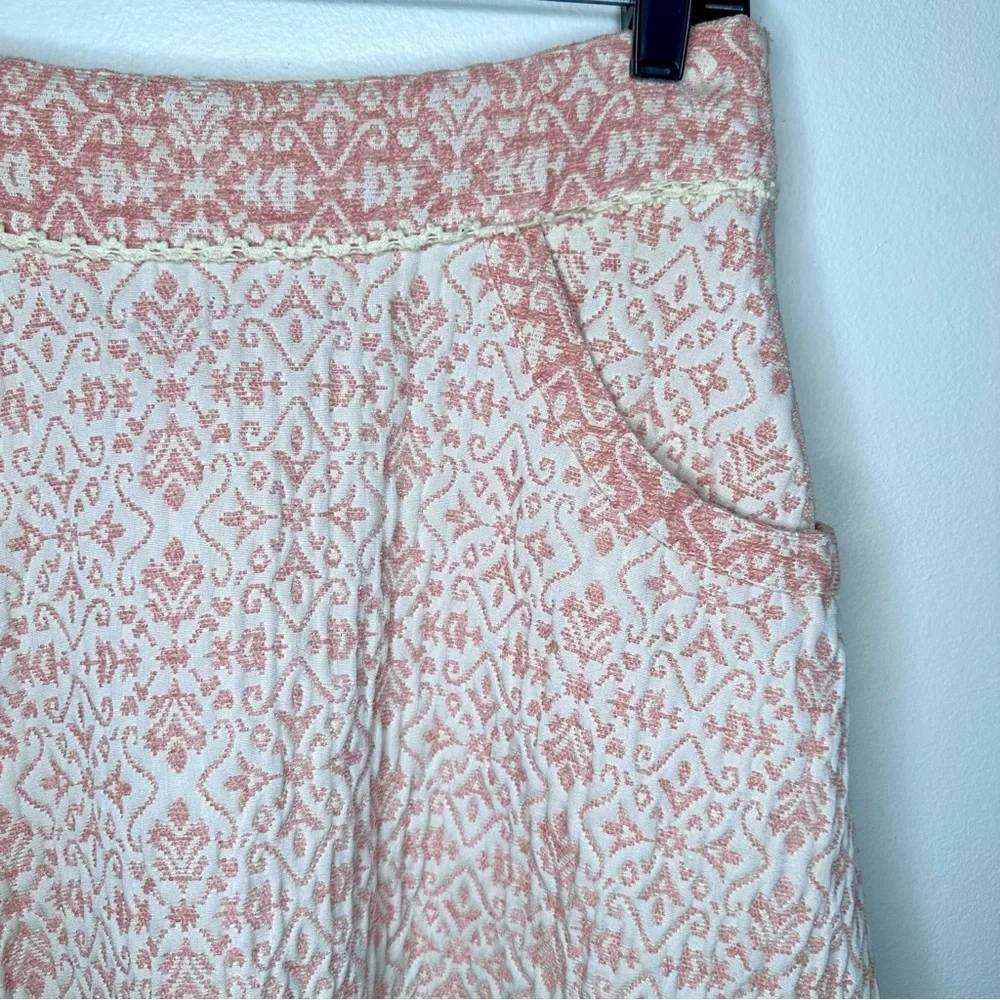 Free People Cream and Pink Textured Mini Skirt Size 6